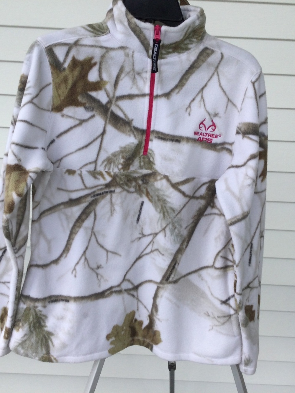 Women’s Real Tree 3/4 Zip Green, White Camo 3/4 Zip Fleece Jacket, Size Medium